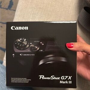 Canon PowerShot G7 X Mark III in Sleek Black